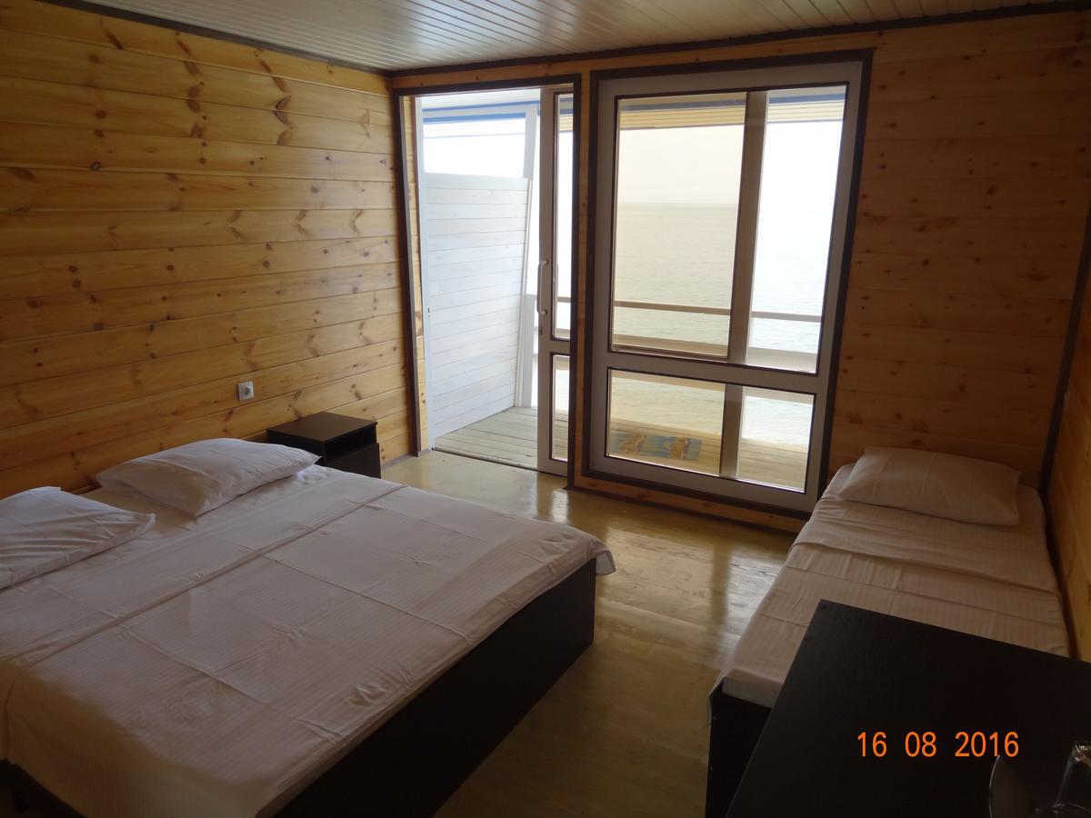 Captain Black Hotel Pizunda Exterior photo