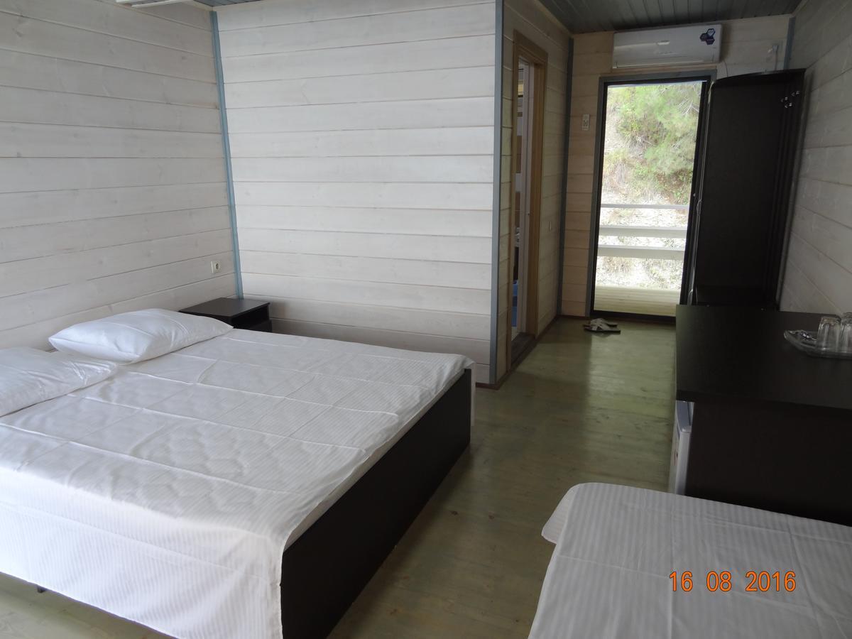 Captain Black Hotel Pizunda Exterior photo